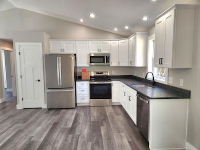 184 Kennedy Dr, Keene, NH 03431 - photo 6