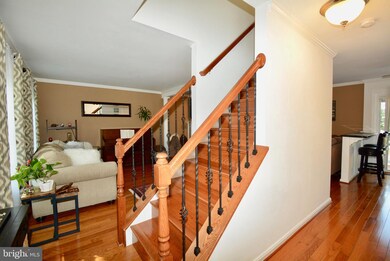 8910 Jameson St, Lorton, VA 22079 - photo 5