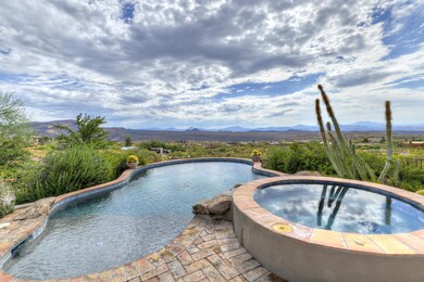 016_Pool View