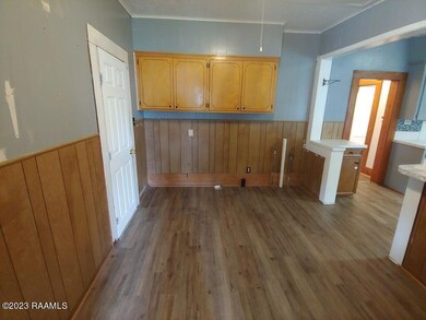 6 Dining Area-Laundry Area