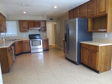 5545 W Hatcher Rd, Glendale, AZ 85302 - photo 7