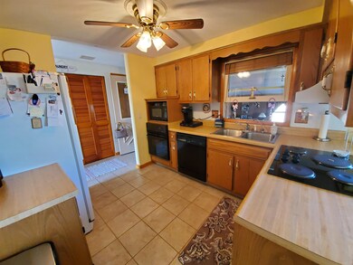 15627 Hoffman Rd, Monroeville, IN 46773 - photo 7