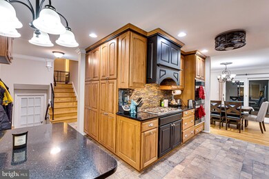 2115 Sheriff Ct, Vienna, VA 22181 - photo 7