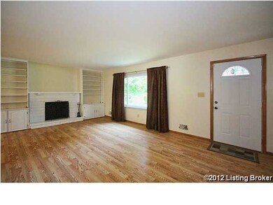 6005 Bay Pine Dr, Louisville, KY 40219 - photo 2