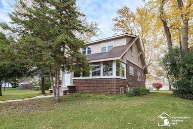 8258 N Dixie Hwy, Newport, MI 48166 - photo 2