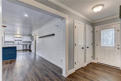 5512 NW 67th St, Warr Acres, OK 73132 - photo 4