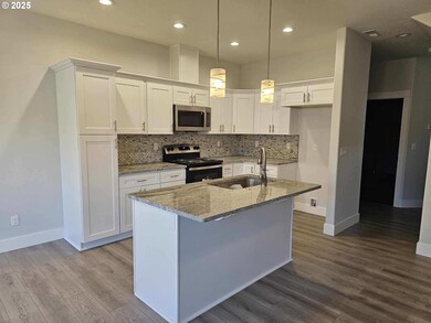 453 N 12th St, St. Helens, OR 97051 - photo 4