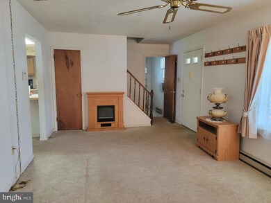 7 Barb Ln, Boyertown, PA 19512 - photo 2