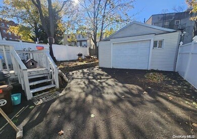 414 Castleton Ave, Staten Island, NY 10301 - photo 4