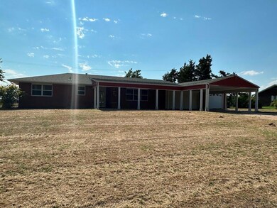 911 N Elm St, Mooreland, OK 73852 - photo 2