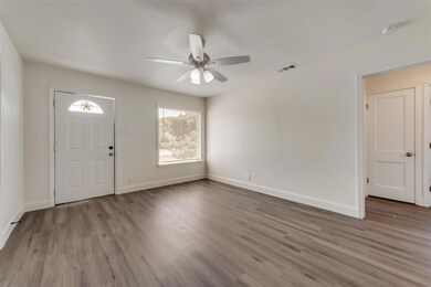 406 Shawnee Trace, Grand Prairie, TX 75051 - photo 5