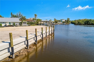 3164 Lakeview Dr, Naples, FL 34112 - photo 4