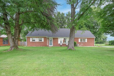 8424 E Mulberry St, Columbus, IN 47203 - photo 2