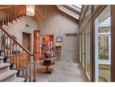 Foyer.