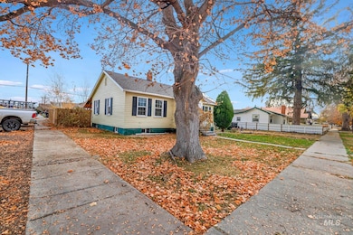 306 California St, Gooding, ID 83330 - photo 3