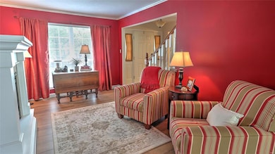 Sitting area perfect for a cozy place to read or v