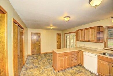 6841 Cedarcrest Ln, Prince George, VA 23875 - photo 2