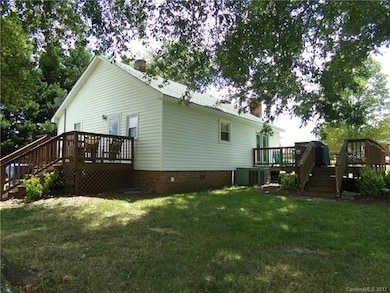 Rear access to large side deck.