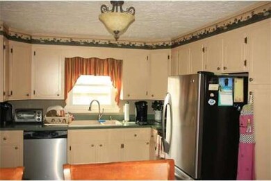 11 Lake Whittemore Dr, Spencer, MA 01562 - photo 3