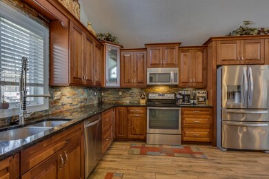 61286 Alexander Dr Vandalia MI-large-023