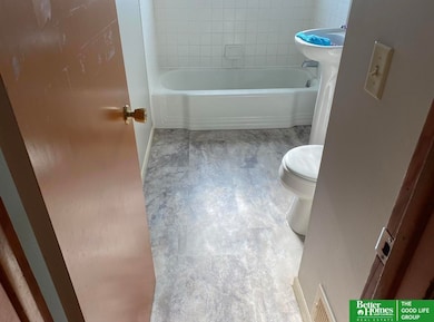 8207 Grover St, Omaha, NE 68124 - photo 2