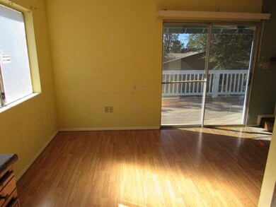 023-739681 Dining area