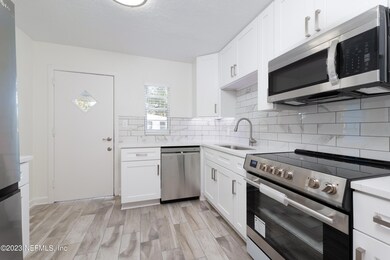 6423 Solandra Dr, Jacksonville, FL 32210 - photo 4