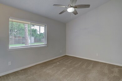 16911 Ravine Cir, Friendswood, TX 77546 - photo 5