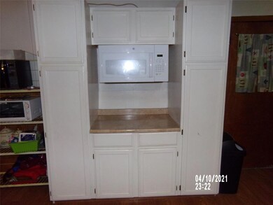 1211 Briarwood Dr, Cleburne, TX 76033 - photo 5