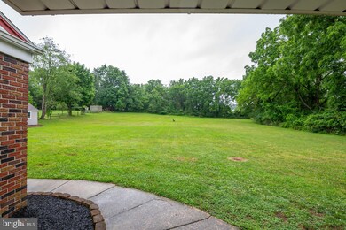 4836 Buckeye Rd, Emmaus, PA 18049 - photo 2