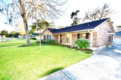 5438 Appleblossom Ln, Friendswood, TX 77546 - photo 3