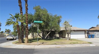 2064 Wagonwheel Ave, Las Vegas, NV 89119 - photo 2