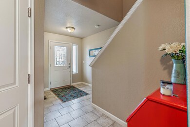 897 Silver Fox Dr, Central Point, OR 97502 - photo 4