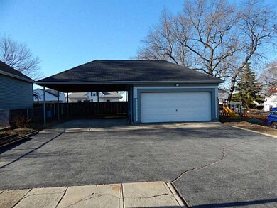 Exterior Front. great parking lot