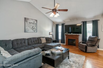 9714 Evanwood Ct, Louisville, KY 40228 - photo 2