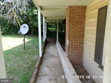 9045 Dumhart Rd, Laurel, MD 20723 - photo 2