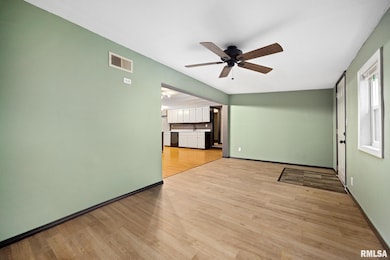 1223 S 8th St, Pekin, IL 61554 - photo 7