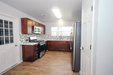 10330 Lera St, Houston, TX 77016 - photo 7