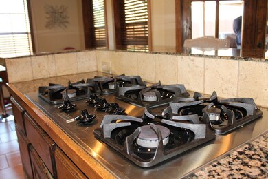 2002 Tarleton St, Midland, TX 79707 - photo 7