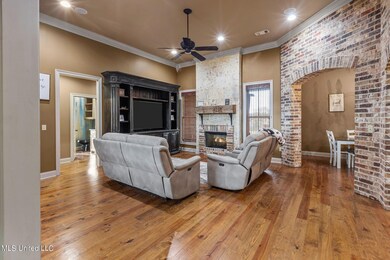 7-web-or-mls-315 Emerald Way-7