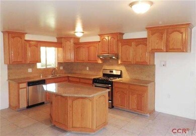 Gourmet kitchen with granite counter tops and nice
