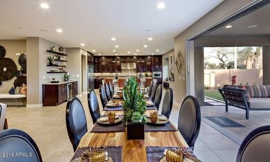 2915 E Madison Vistas Drive-small-017-Ma