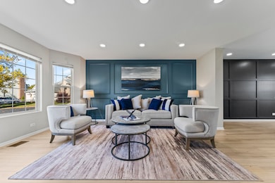 1655 Whispering Oaks Ct, West Chicago, IL 60185 - photo 4