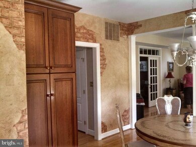 8204 Fox Hunt Ln, Frederick, MD 21702 - photo 3