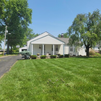 1616 Ferris Rd, Columbus, OH 43224 - photo 2