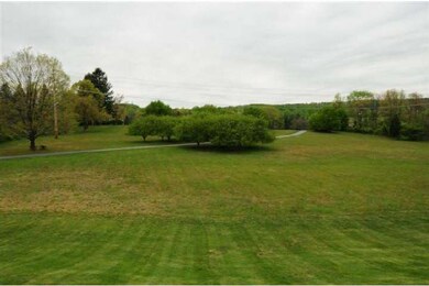 621 Mount Penn Rd, Reading, PA 19607 - photo 2