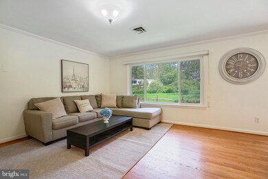 9012 Ellenwood Ln, Fairfax, VA 22032 - photo 5