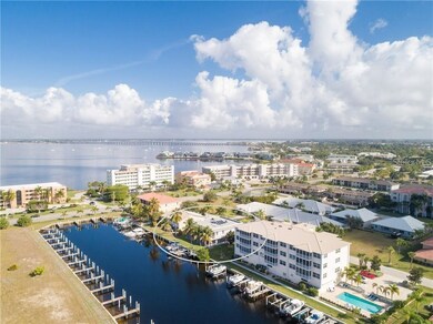 276 Lewis Cir unit 111, Punta Gorda, FL 33950 - photo 2