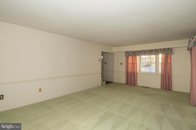 12016 Tulip Grove Dr, Bowie, MD 20715 - photo 6