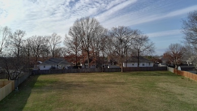 2721 S Timbercreek Ave, Springfield, MO 65807 - photo 3